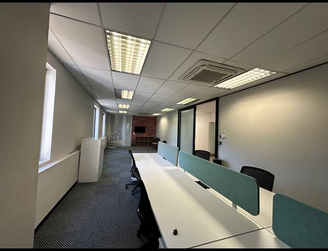 74M² OFFICE TO LET IN SANDTON CENTRAL